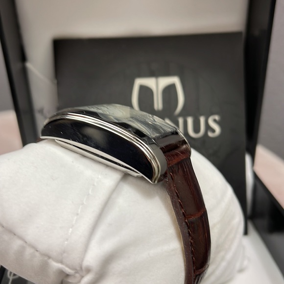 Magnus Torino M112 Automatic Mens Watch NWOT never been used. - Picture 6 of 7